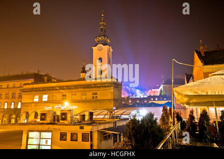 Zagabria città alta chiesa avvento vista serale, capitale della Croazia Foto Stock