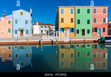 Venezia (Italia) - Burano, la città di mille colori, un'isola incantata nel cuore della laguna di Venezia Foto Stock