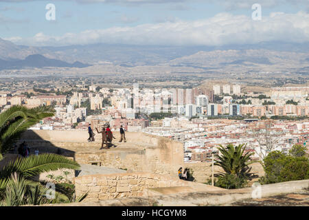 Castello di Santa Barbara, Castell de la Santa Bàrbara, Alicante, Spagna, vista sulle montagne Foto Stock