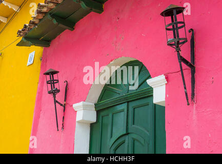 Dettagli architettonici in Suchitoto El Salvador. La città coloniale di Suchitoto costruito dagli Spagnoli nel XVIII secolo Foto Stock