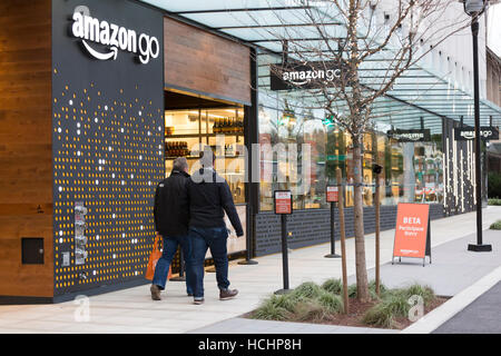 Seattle, Washington DC, Stati Uniti d'America. 8 dicembre, 2016. Amazon Go è aperta ai dipendenti in Amazzonia urbani del Campus. Attualmente nella sua versione Beta del programma, l'high tech convenience store sarà aperto al pubblico nei primi mesi del 2017. Credito: Paolo Gordon/Alamy Live News Foto Stock