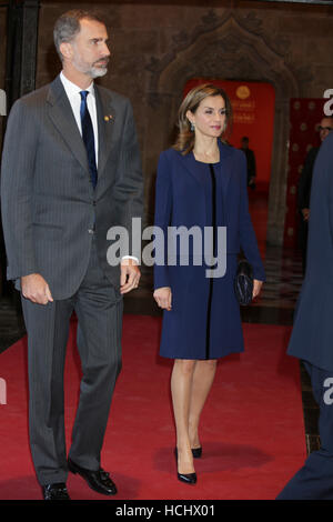 Il re Filippo VI e la Regina Letizia di Spagna durante la consegna del Re Jaime I riconoscimenti a Valencia in Spagna il giovedì, 24 novembre 2016 Foto Stock