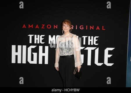 Hollywood, CA, Stati Uniti d'America. L'8 dicembre, 2016. Chelah Horsdal. ''Man nel castello di Alta'' Stagione 2 Premiere al Pacific Design Center. © F. Sadou/AdMedia/ZUMA filo/Alamy Live News Foto Stock