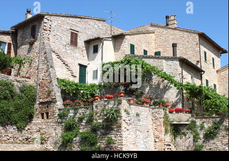 Scenico urbano della città antica di Spello, Umbria, Italia Foto Stock