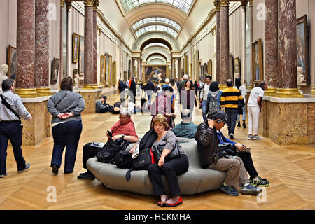 La Grande Galerie, al museo del Louvre di Parigi, Francia. Foto Stock