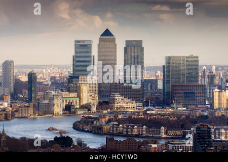 Moody vista di Canary Wharf, Docklands, dal di sopra, London, Regno Unito Foto Stock