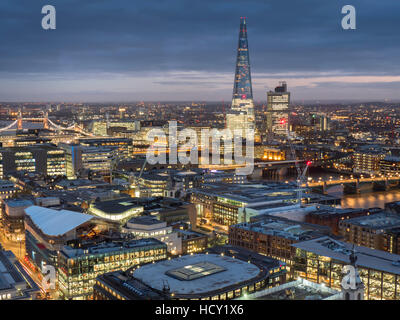 Paesaggio con il Coccio al crepuscolo, London, Regno Unito Foto Stock