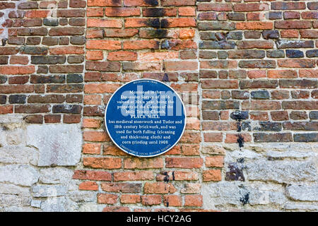 Targa blu sulla Place Mill, Christchurch, Dorset, Regno Unito Foto Stock