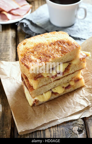 French toast, formaggio alla griglia sandwich per la prima colazione Foto Stock