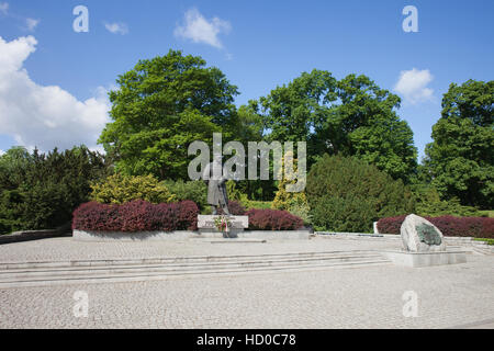 Il maresciallo Jozef Pilsudski monumento sulla piazza Rapackiego nella città di Torun, Polonia Foto Stock