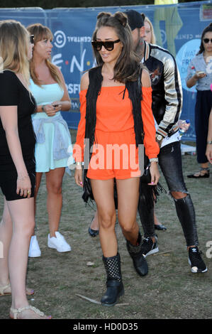 Megan McKenna e Pete stoppini a FriendsFest Haggerston nel parco con: Megan Mckenna dove: Londra, Regno Unito quando: 23 Ago 2016 Foto Stock