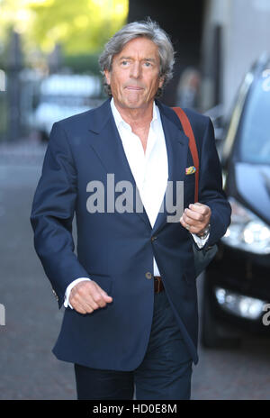 Nigel Havers fuori ITV Studios con: Nigel Havers dove: Londra, Regno Unito quando: 24 Ago 2016 Foto Stock