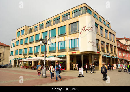 Vista di Goethe Kaufhaus shopping mall a piazza Theaterplatz a Weimar Foto Stock