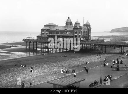 Colwyn Bay Pier e il Pavillion nel Galles del Nord 1910 Foto Stock