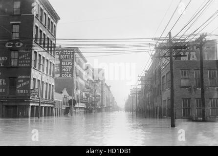 Allagate scena Street, Cincinnati, Ohio, Stati Uniti d'America, Bain News Service, Marzo 1913 Foto Stock