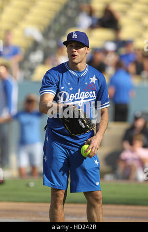 Sabato 27 Agosto, 2016; stelle di Hollywood gioco dopo il Dodgers gioco. Il Los Angeles Dodgers sconfitto il Chicago Cubs dal punteggio finale di 3-2 al Dodger Stadium di Los Angeles, CA. Dotato di: Robert Patrick dove: Los Angeles, California, Regno Stat Foto Stock