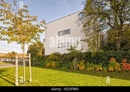 Anversa, Belgio - Ottobre 2016: Guiette House progettata da Le Corbusier nel 1926. Si tratta di un inizio e un esempio classico di "stile internazionale" e Foto Stock