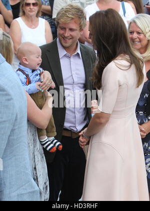 Il Duca e la Duchessa di Cambridge visita Healey's Cornish sidro agriturismo, una fiorente locali aziendali della Cornovaglia festeggia il suo trentesimo anniversario con: Catherine Middleton, duchessa di Cambridge, Kate Middleton dove: Truro, Cornwall, Regno Unito quando: 01 S Foto Stock