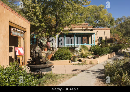 Nuovo Messico, Santa Fe, Canyon Road art district, scene di strada Foto Stock