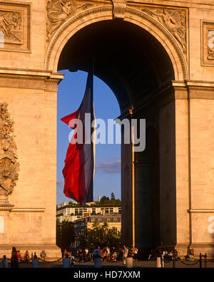 Arc de Triomphe e dagli Champs Elysees, Parigi, Francia Foto Stock