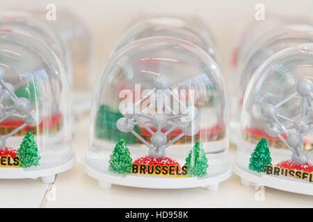 Atomium di Bruxelles negozio di souvenir Foto Stock
