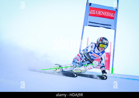 Sestriere, Italia. 10 dicembre, 2016. Audi FIS donne Slalom Gigante di Coppa del Mondo a Sestriere sul pendio di Kandahar, atleta bib 20 BRUNNER Stephanie AUT . Damiano Benedetto/ Alamy Live News Foto Stock