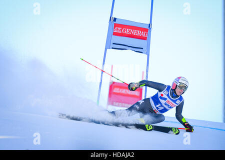 Sestriere, Italia. 10 dicembre, 2016. Audi FIS donne Slalom Gigante di Coppa del Mondo a Sestriere sul pendio di Kandahar, atleta bib 14 BASSINO Marta ITA . Damiano Benedetto/ Alamy Live News Foto Stock