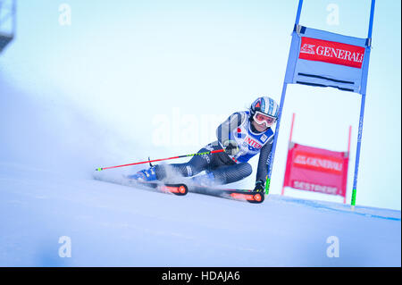 Sestriere, Italia. 10 dicembre, 2016. Audi FIS donne Slalom Gigante di Coppa del Mondo a Sestriere sul pendio di Kandahar, atleta bib 11 MOELGG Manuela ITA. Damiano Benedetto/ Alamy Live News Foto Stock