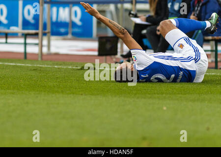 San Sebastian, Gipuzcoa, Spagna. 10 dicembre, 2016. Real Sociedad avanti Willian Jose ferito durante la Liga Santander match tra Real Sociedad v Valencia CF Credito: Alvaro Campo/Alamy Live News Foto Stock