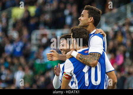 San Sebastian, Gipuzcoa, Spagna. 10 dicembre, 2016. Real Sociedad i giocatori che festeggiano il loro secondo obiettivo durante la Liga Santander match tra Real Sociedad v Valencia CF Credito: Alvaro Campo/Alamy Live News Foto Stock