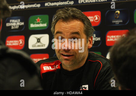 Parma, Italia. 10 dicembre, 2016. Stade Toulousain head coach Ugo Mola parla del suo team nella conferenza stampa di EPCR Champions Cup©Massimiliano Carnabuci/Alamy news Foto Stock