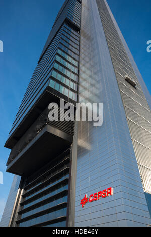 Torre di CEPSA a Madrid il distretto commerciale. Spagna Foto Stock