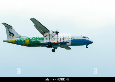 Bangkok Airways ATR72 aerei di atterraggio Ko Samui Thailandia Foto Stock