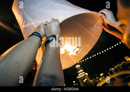 Lanterna Loy Krathong festival Chiang Mai Thailandia Foto Stock