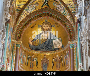 Cristo Pantocratore, mosaico, Santissimo Salvatore cattedrale, Cefalu, Sicilia, Italia Foto Stock