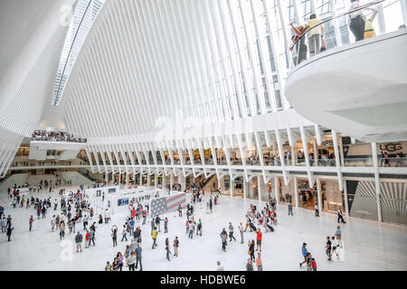 Occhio, stazione metropolitana sala principale con shopping centre, World Trade Center Hub di trasporto, l'architetto Santiago Calatrava Foto Stock