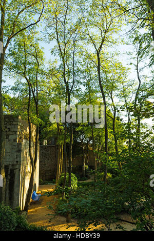 I giardini di Caserna dels Alemanys, nel centro di Girona. Una delle città più antiche in Europa con una ben conservati edifici medievali. La Catalogna. S Foto Stock