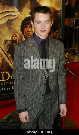 Elijah Wood alla prima di Lord of the Rings: Return of the King, al Mann Village Theatre di Los Angeles il 3 dicembre 2003. Photo credit: Francis Specker Foto Stock