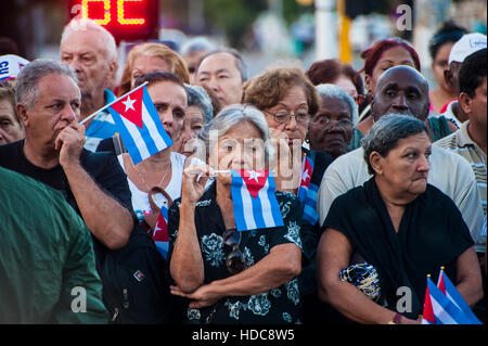 Mourner a Fidel Castro's Memorial a l'Avana, Cuba Foto Stock