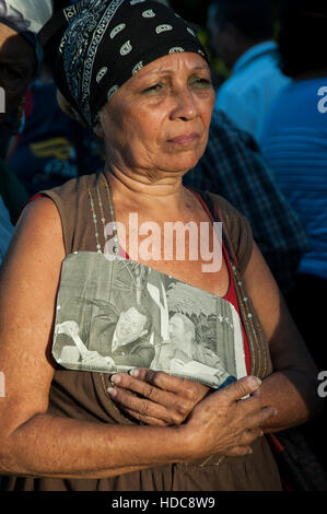 Mourner a Fidel Castro's Memorial a l'Avana, Cuba Foto Stock