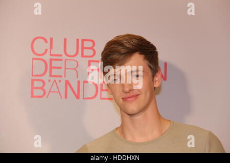 Photocall di Vox serie 'Club der roten Baender' Stagione 2 a Residenz colonia con: Timur Bartels dove: Colonia, Germania Quando: 05 Ott 2016 Foto Stock