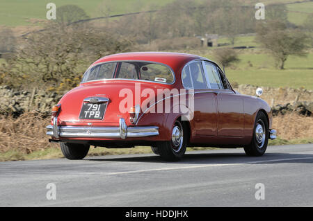 Red Jaguar Mk2 azione girato Foto Stock