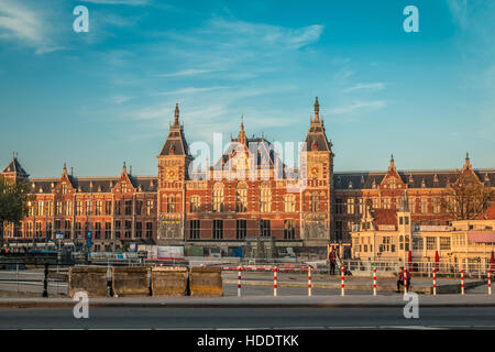 La stazione centrale di Amsterdam Foto Stock