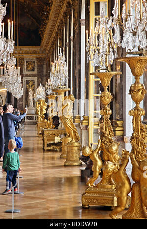 La "Sala degli Specchi" nel Palazzo di Versailles, Francia. Foto Stock