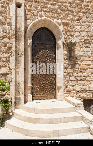 Israele, Tel Aviv-Yafo, la vecchia porta con islamico modello geometrico Foto Stock