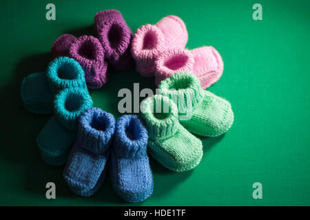 Baby, stivali, indumenti, uncinetto, maglia, scarpa, scarpe, piccola, calze Foto Stock