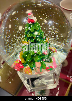 Albero di Natale Snow Globe,USA Foto Stock