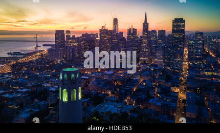 Aerial cityscape vista di san francisco all'alba, california, Stati Uniti d'America Foto Stock