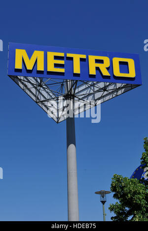 Metro, An der Ostbahn, Friedrichshain di Berlino, Deutschland Foto Stock