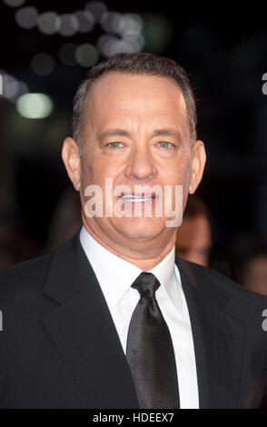 Tom Hanks assiste la chiusura notte di Gala per Premiere Europeo di 'Salvataggio signor Banks' durante la 57th BFI London Film Festival. 2013 Foto Stock